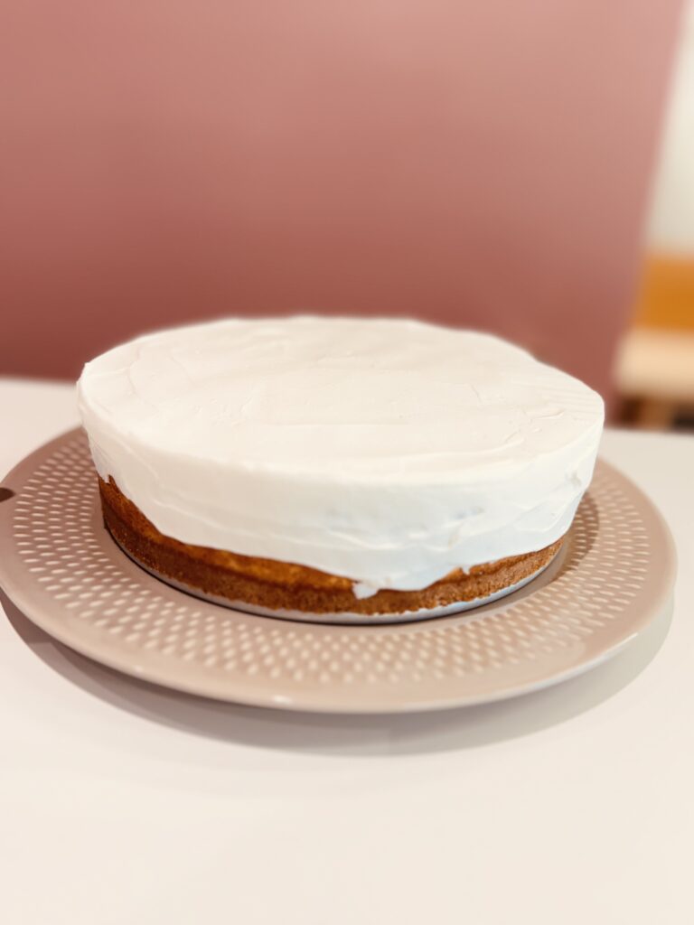 阿佐ヶ谷 KOGENYA COFFEE 苺と海塩ピーナッツチーズケーキ ホールケーキ